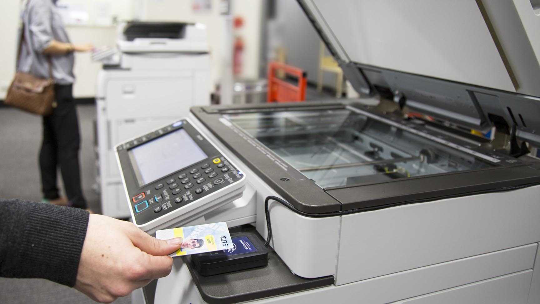 Một máy photocopy đa chức năng có giá hàng trăm triệu