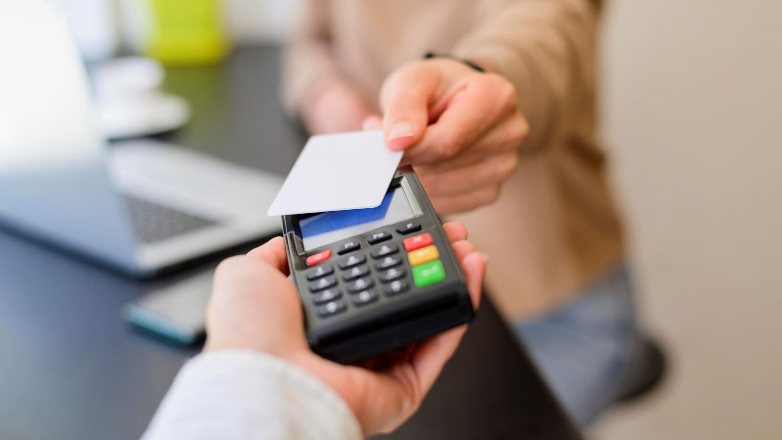 Các nguyên nhân thẻ tín dụng bị trừ tiền dù không sử dụng