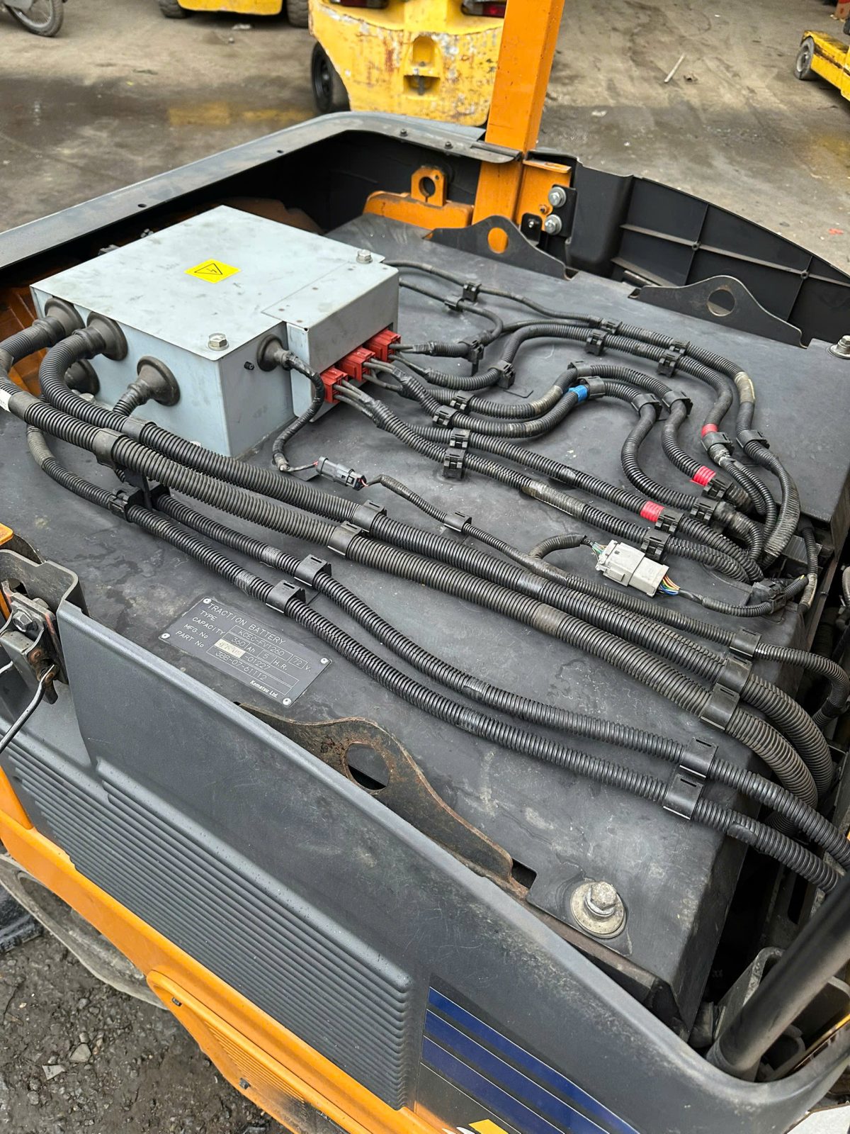 Bình ắc quy xe nâng điện có tuổi thọ bao lâu?