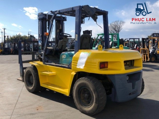 nâng dầu Komatsu nhật bãi cũ 7 tấn
